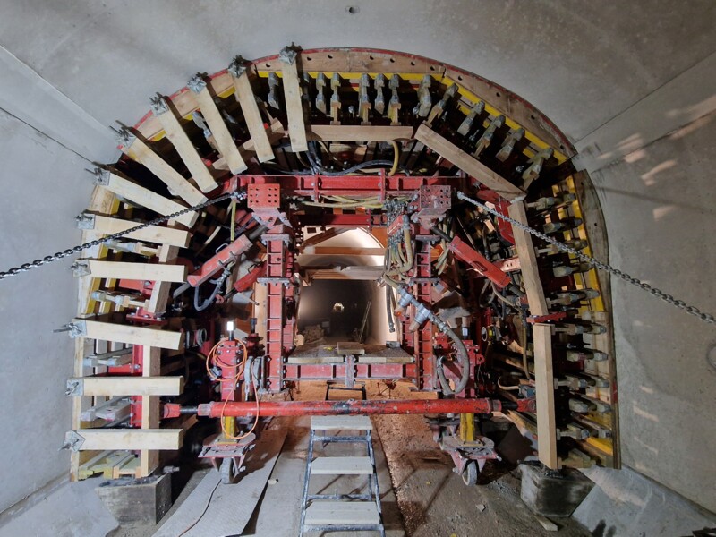 Stud formwork from PERI Switzerland for the exhibition bays. Stud formwork from PERI Switzerland for the exhibition bays. | © alkus AG