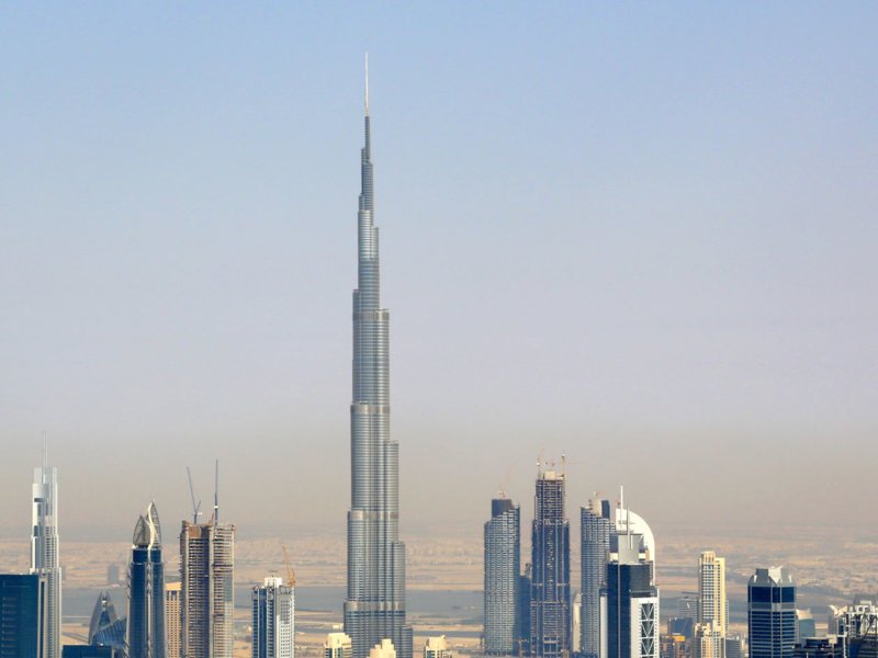 alkus Burj Khalifa Dank der alkus® Vollkunststoffplatte konnten 153 Stockwerke des höchsten Gebäudes der Welt ohne Plattenwechsel geschalt werden.